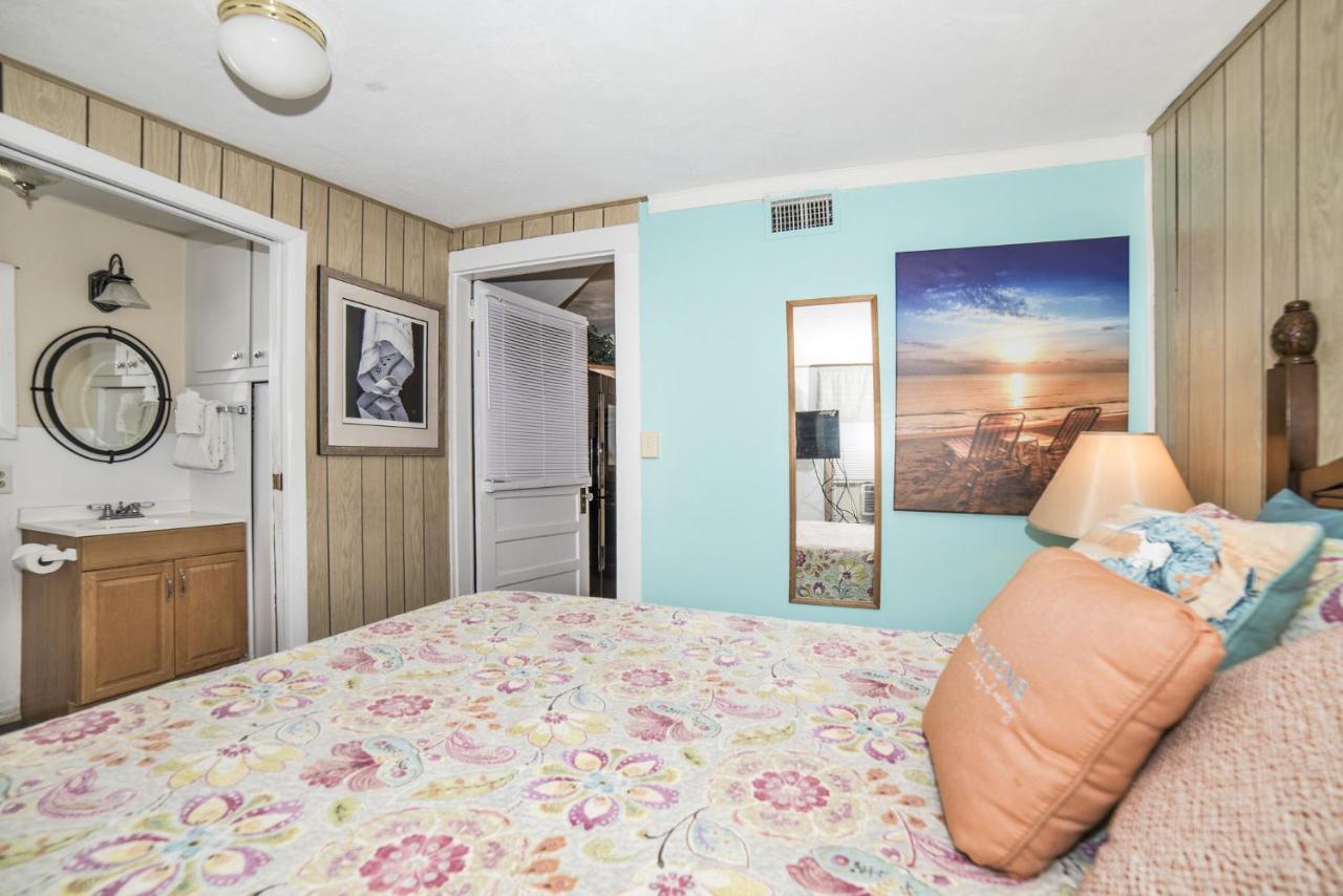 Sun N Fun Beachfront Vacation Rentals Indian Shores Esterno foto